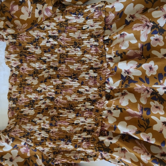 Hayden smocked square neck puff long sleeve floral dress with pockets, size S - Picture 8 of 8